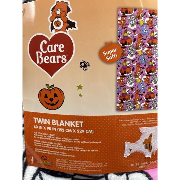 Care Bears HALLOWEEN 60”x90" Pink Super Soft Twin Blanket Mummies Pumpkins - Picture 7 of 7